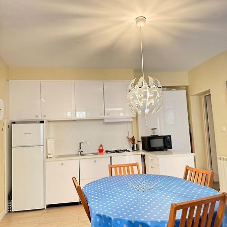 Le Favorin 1 Apartment Arles Luaran gambar